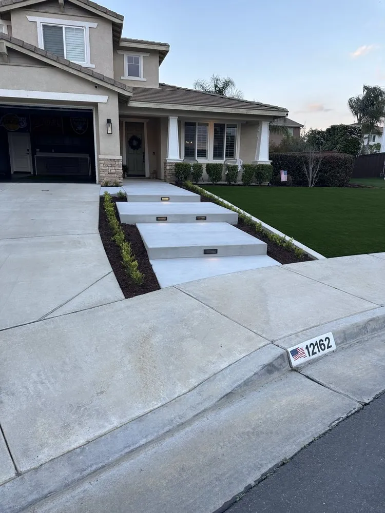 Professional lawn mowing service in Rialto, CA - Rafael's Landscape