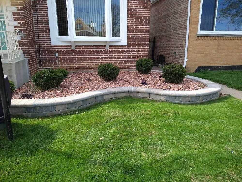 Affordable yard maintenance in Chicago, IL - Rafa's Green Season Landscaping