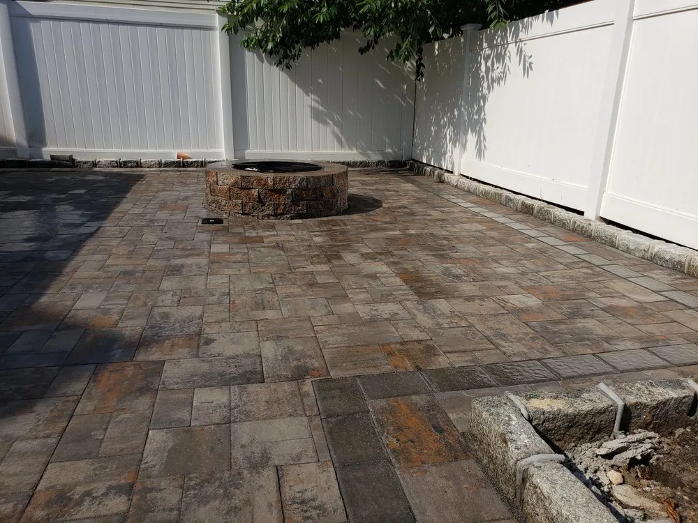 Top-rated lawn care service with custom design in Oceanside, NY by Raffaele Outdoor Concepts