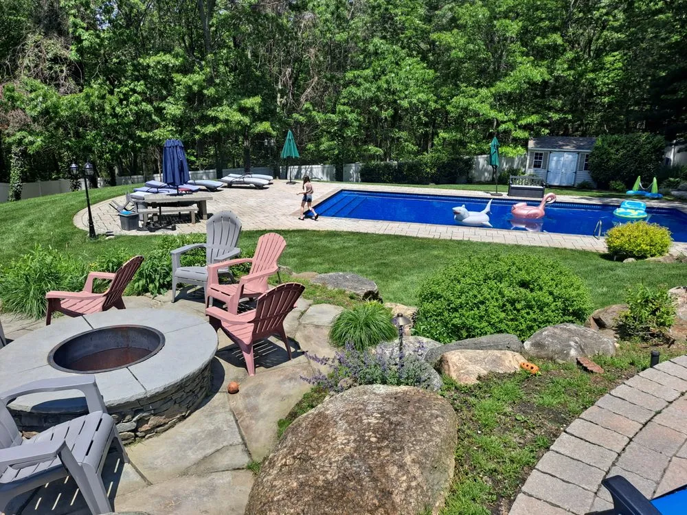 Affordable yard maintenance in Oceanside, NY by Raffaele Outdoor Concepts