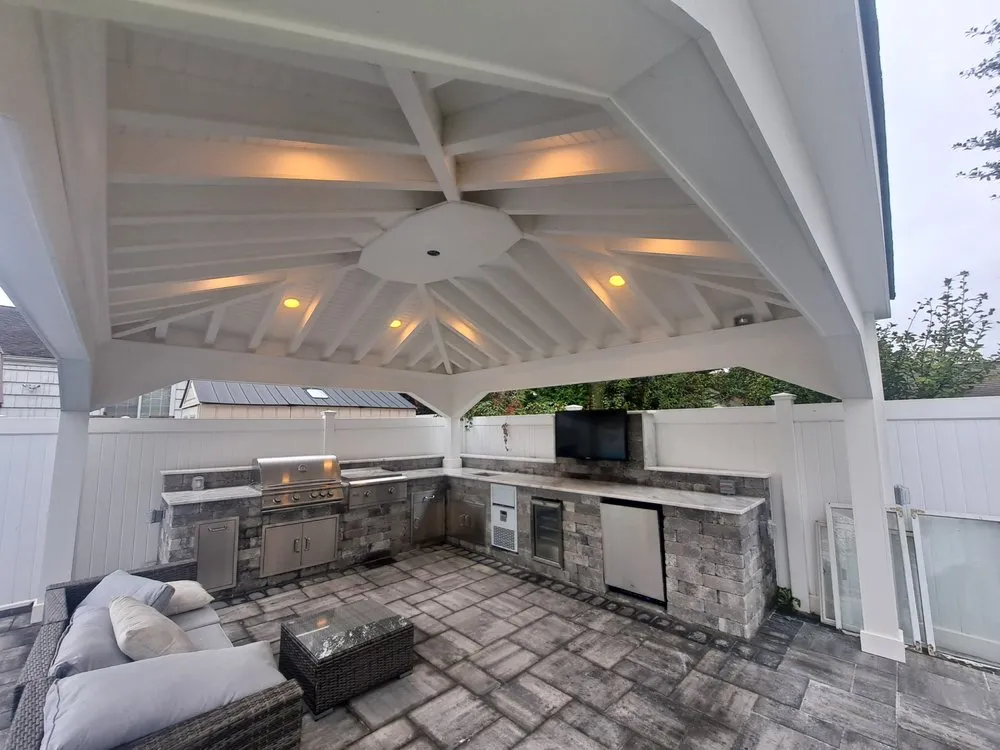 Custom landscape design in Oceanside, NY - Raffaele Outdoor Concepts