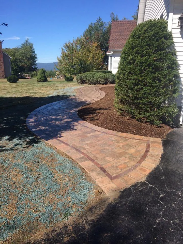 Custom landscape design for homes in Wappingers Falls, NY by Rafisny-landscaping