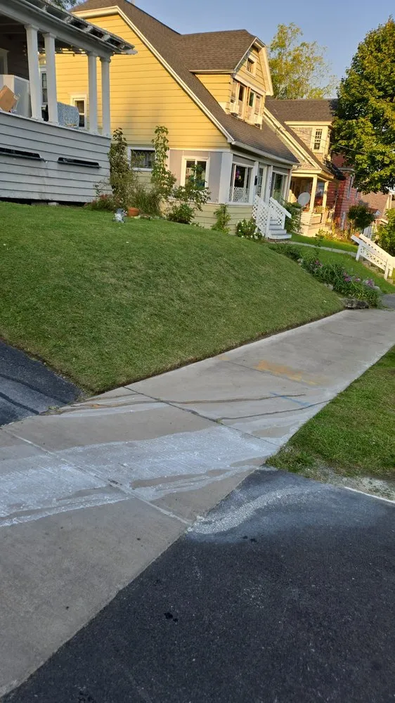 Local landscaping services near you in Syracuse, NY by Rafís Lawn Services