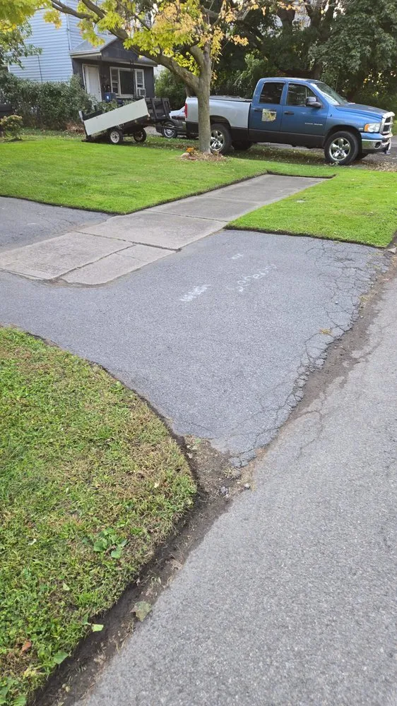 Professional landscaping services for beautiful yards in Syracuse, NY by Rafís Lawn Services