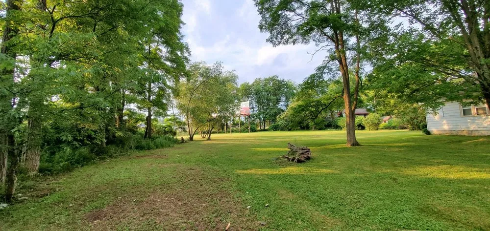 Custom yard cleanup service experts serving Mount Pocono, PA - Rai & J's Lawn Care