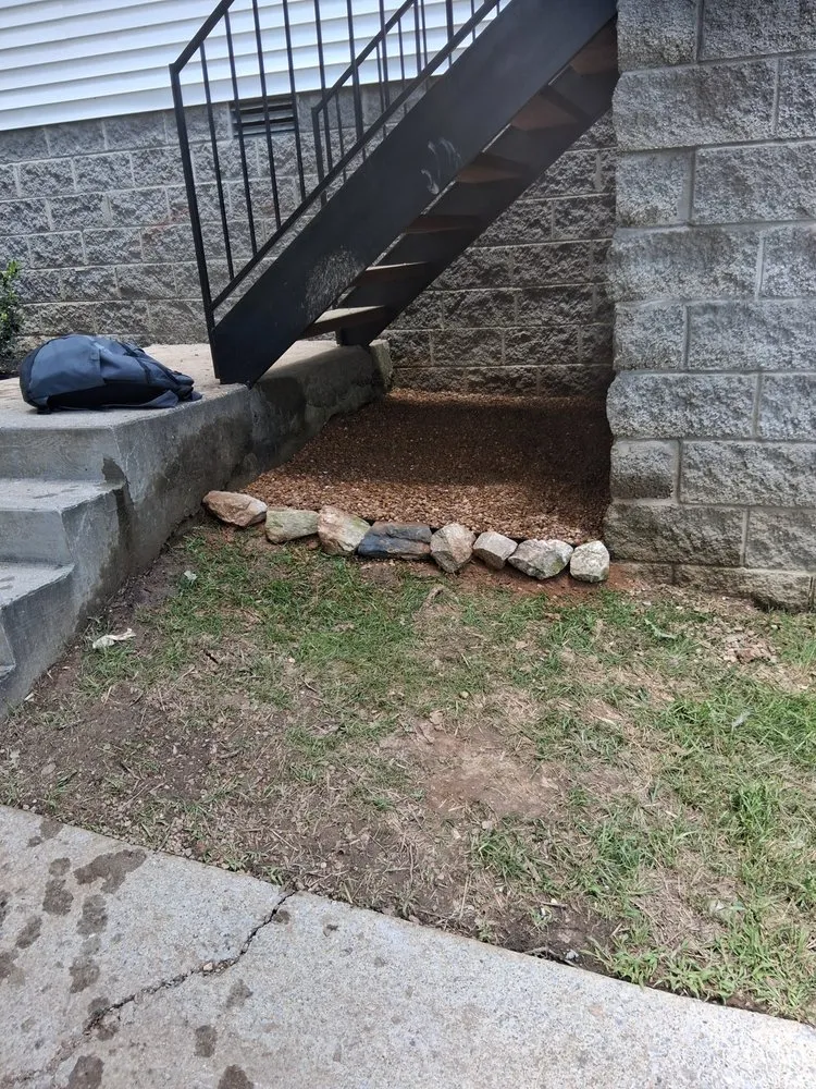 Professional yard cleanup service for homes in Lewisburg, TN by Railling's Outdoor Inprovement