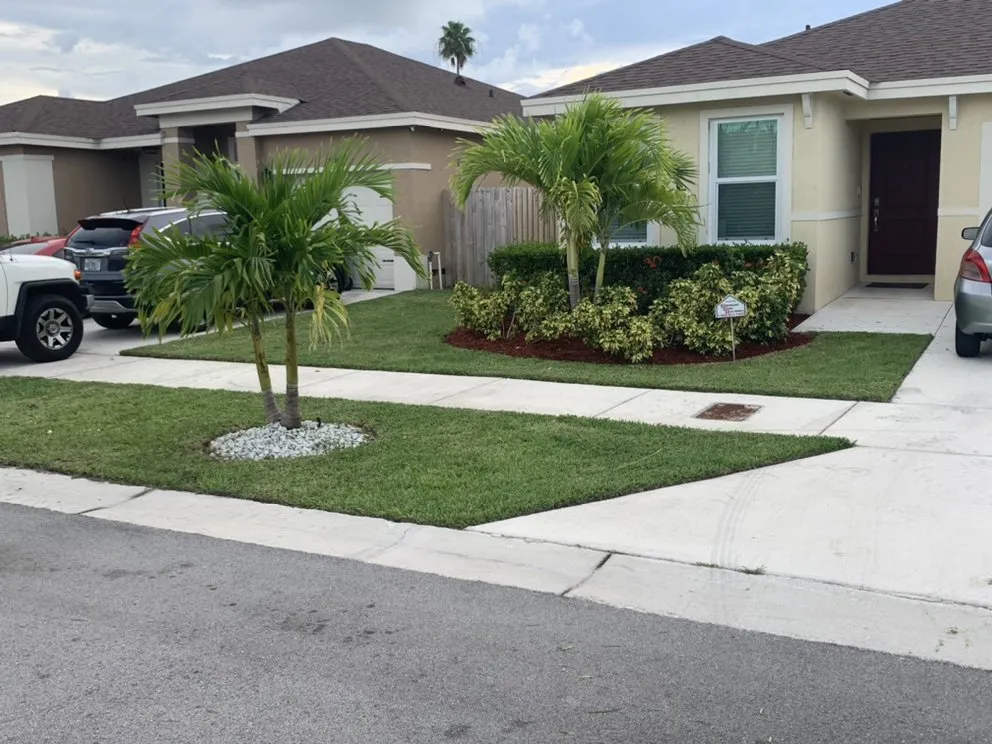 Custom garden landscaping in Miami, FL - Rain or Shine Landscaping
