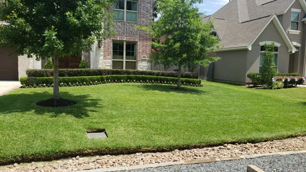 Top-rated landscaping services in Houston, TX - Rain or Shine Lawns & Landscaping