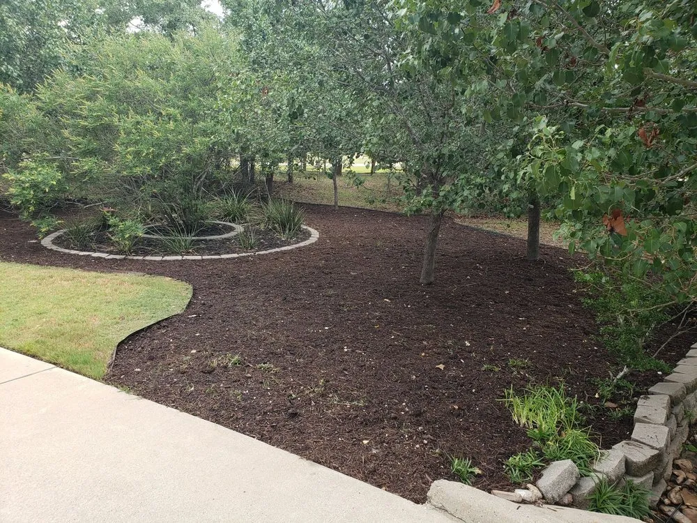 Top-rated residential landscaping in Smithville, TX by Rain Texas Landscape Service