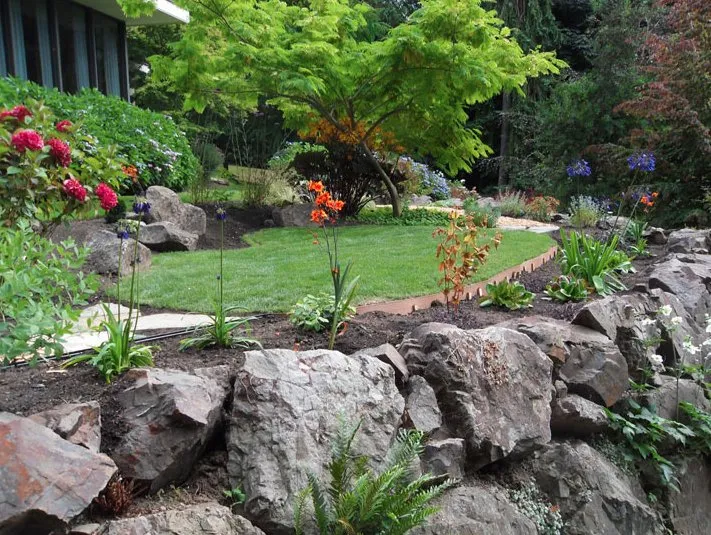 Professional landscaping services in Everett, WA by Rainbow Gardening & Landscaping
