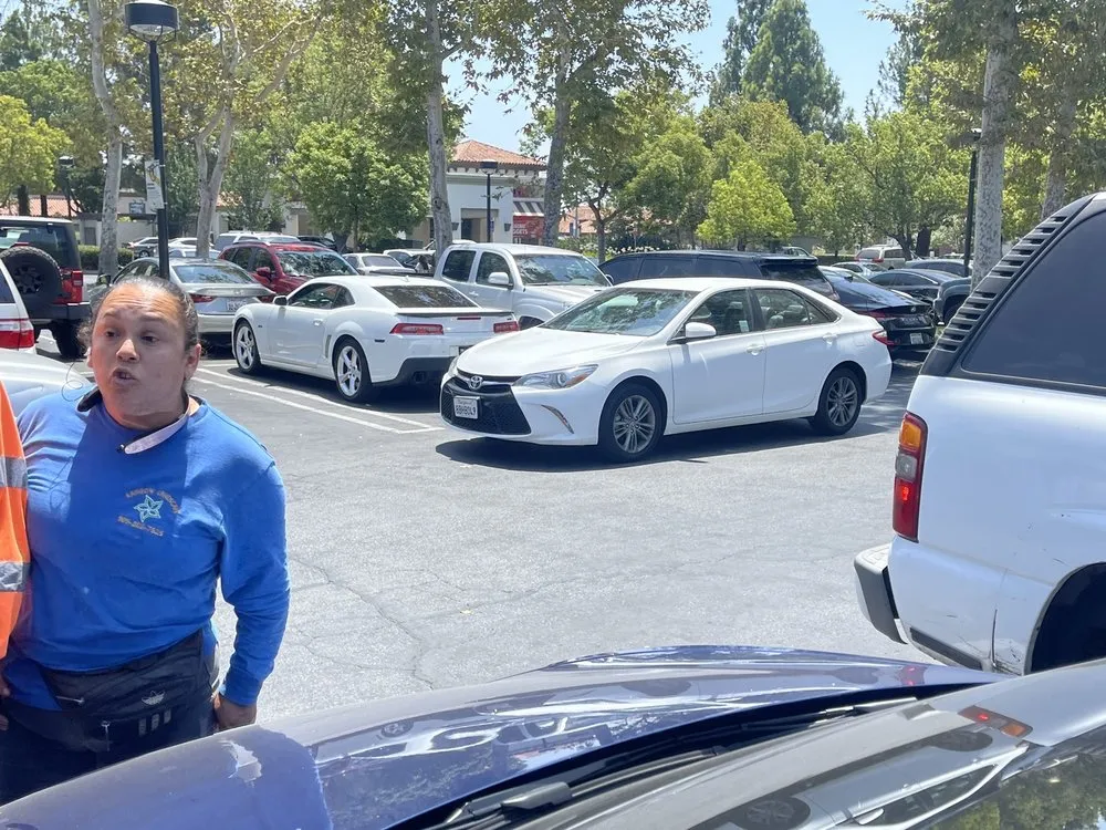 Local lawn mowing service in Fontana, CA - Rainbow Landscape and Construccion