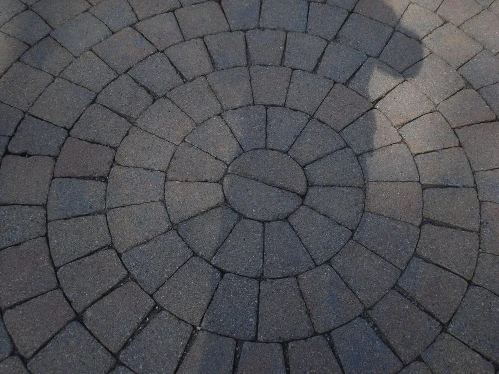 Local yard maintenance experts serving Shelby Township, MI - Rainbow Landscaping