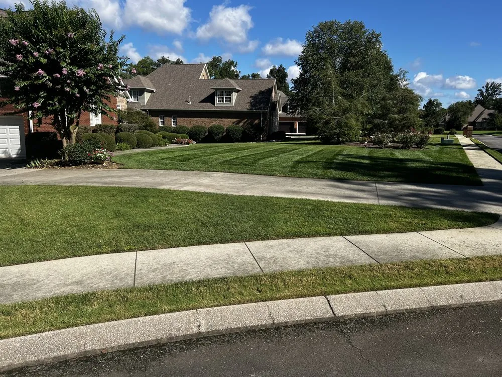 Reliable yard maintenance with custom design in Chattanooga, TN by Rainbow Lawn Care