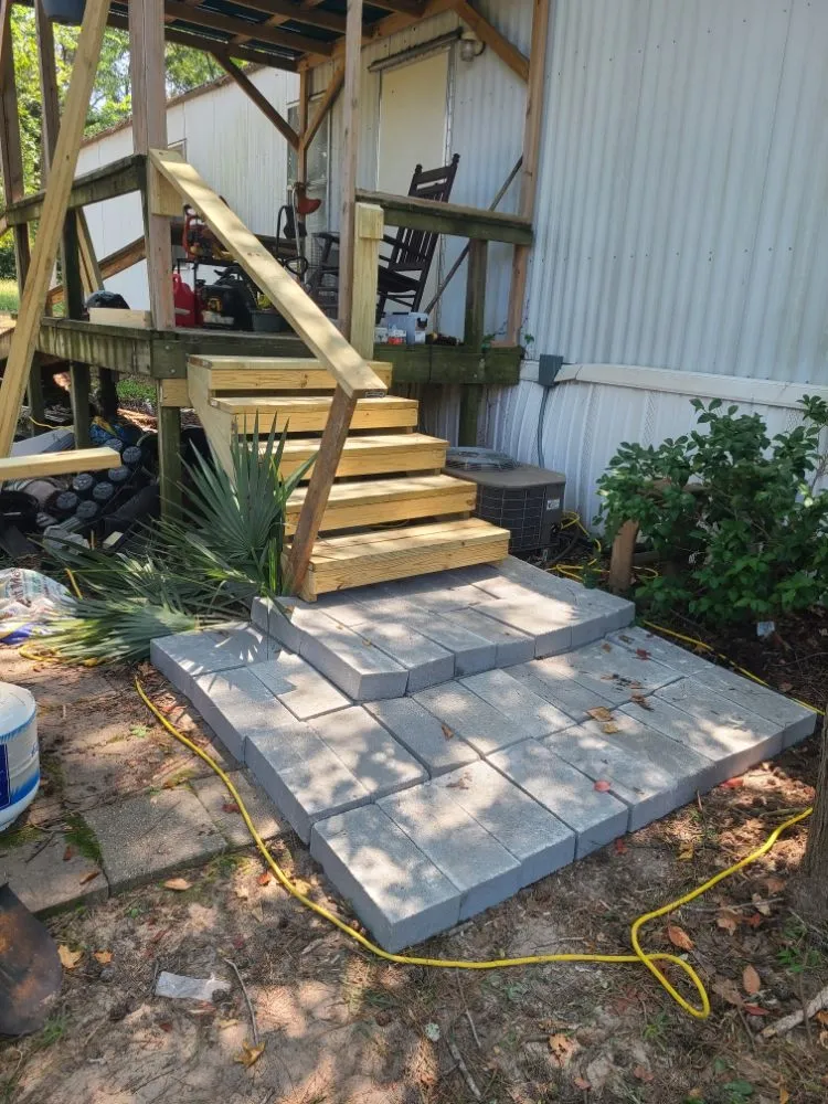 Affordable garden landscaping for homes in Livingston, TX by Rainbows Yard Maintenance