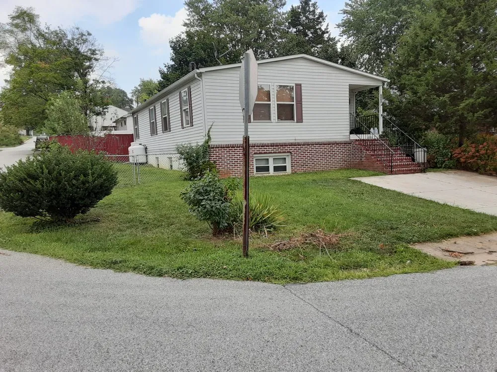 Local lawn mowing service near you in Elkridge, MD by Raines Lawncare Services