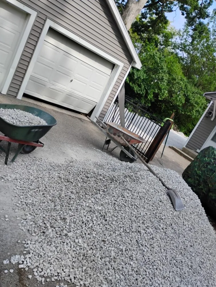 Local lawn mowing service experts serving Petersburg, IL - Rainey's Lawn Care And Landscaping