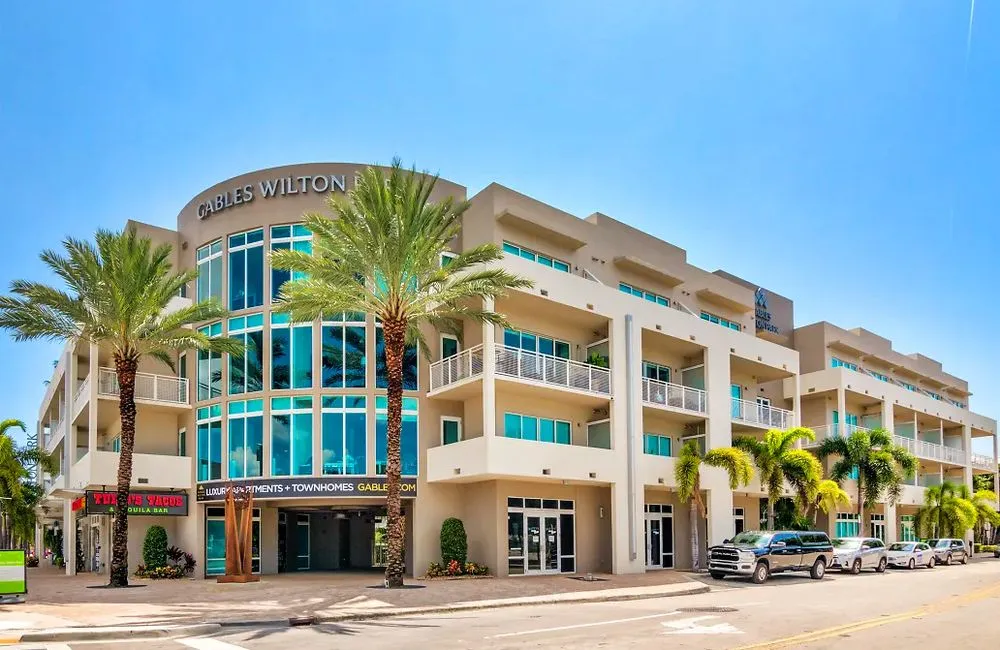 Trusted lawn care service experts serving Oakland Park, FL - RainForest Management