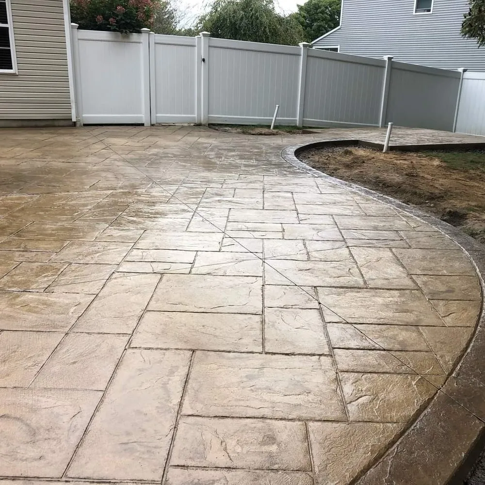Expert yard maintenance for year-round maintenance in Seattle, WA by Rainier Pavers