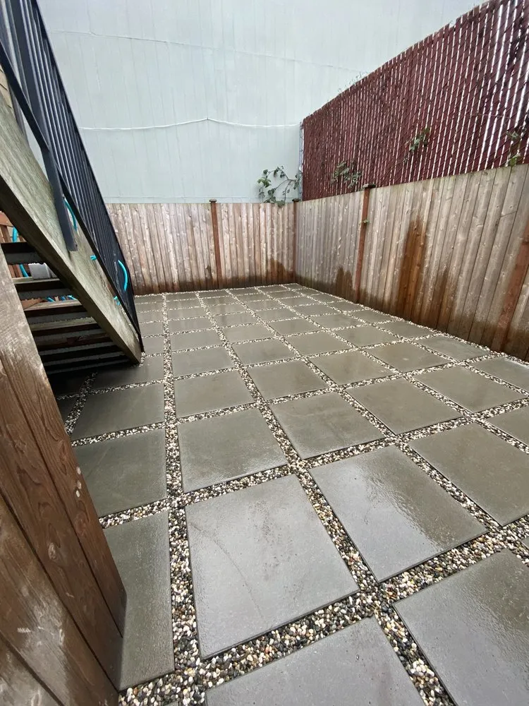 Top-rated lawn mowing service for residential properties in Maple Valley, WA by Rainier Rockeries