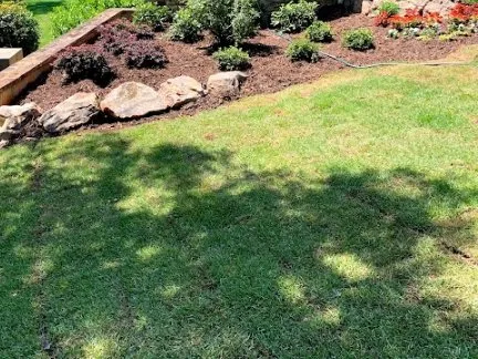 Professional garden landscaping in Hartwell, GA by Raintree Landscape