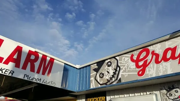 Raintree Seamless Gutters Logo