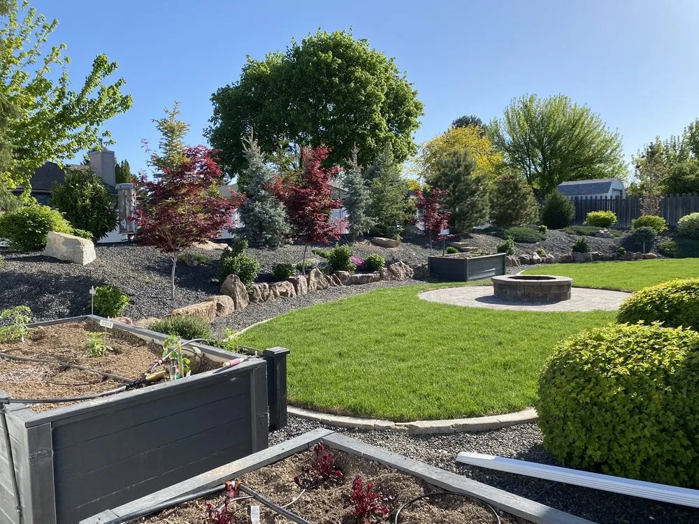 Affordable yard cleanup service near you in Caldwell, ID by Rainy Day