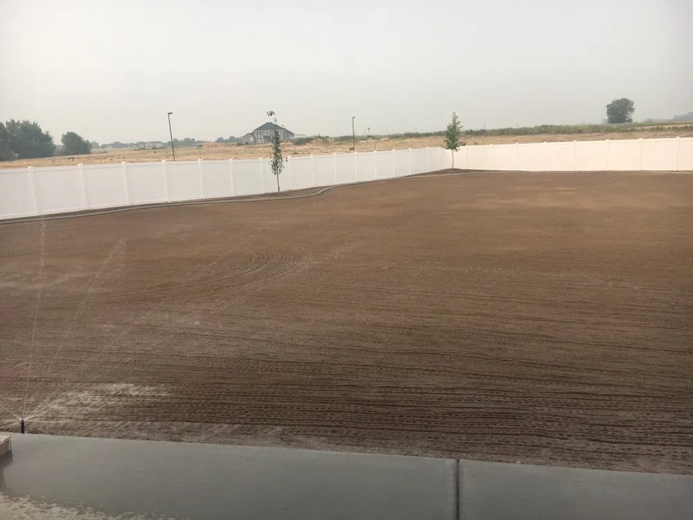 Local yard cleanup service in Caldwell, ID by Rainy Day