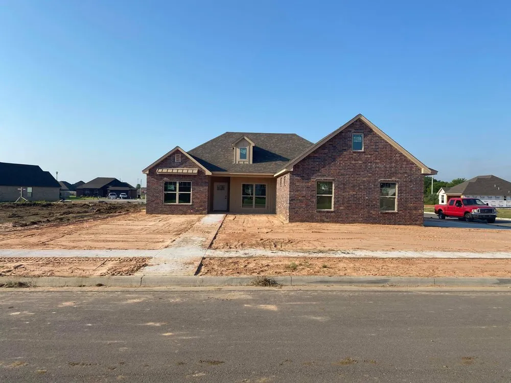 Local lawn care service for homes in Tulsa, OK by Raising Blades Sod