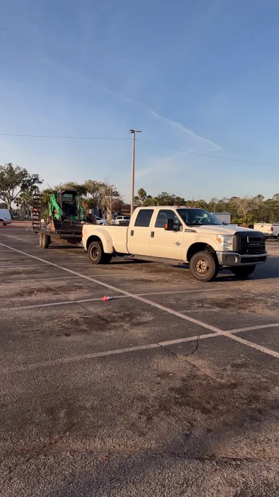Top-rated yard cleanup service experts serving Spring Hill, FL - Raking It In