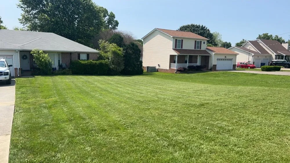 Custom garden landscaping experts serving Clarksville, TN - Raleigh Lawn Care