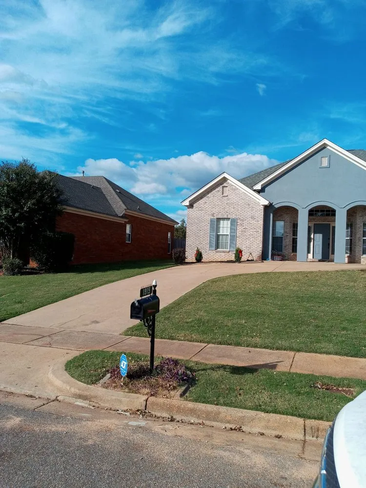 Expert garden landscaping experts serving Montgomery, AL - Ralston lawn care