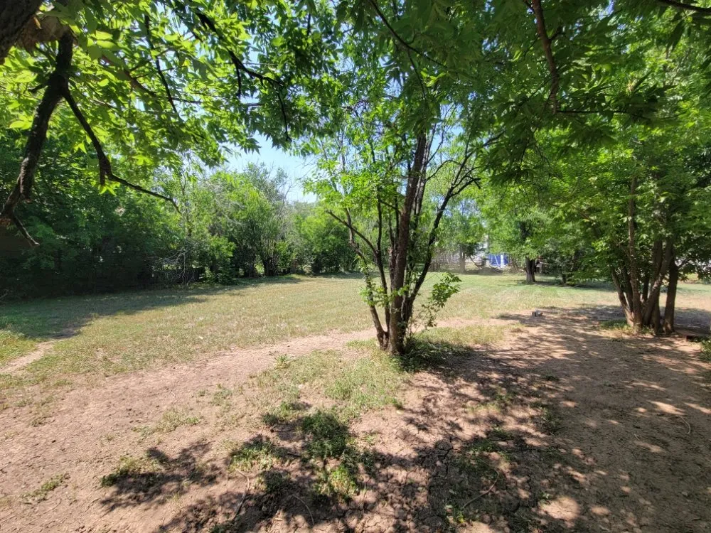 Custom landscape installation experts serving Coleman, TX - Ralstons Mowing