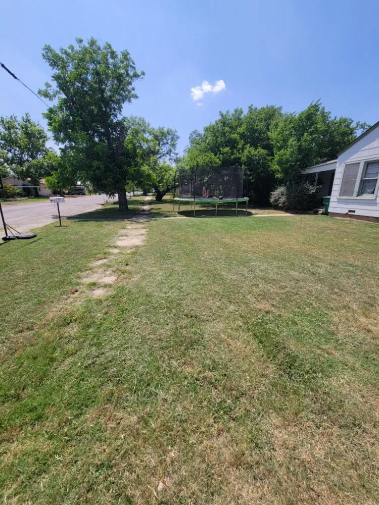 Top-rated residential landscaping in Coleman, TX by Ralstons Mowing