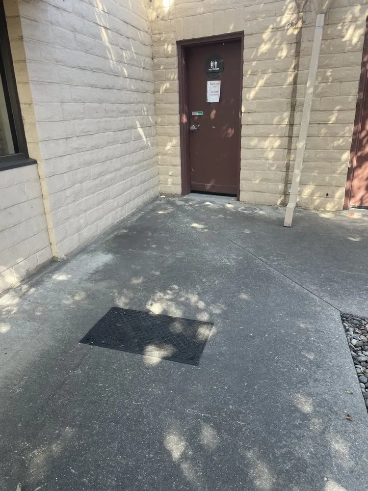 Affordable landscape design in Salinas, CA by Ramirez Junk Removal