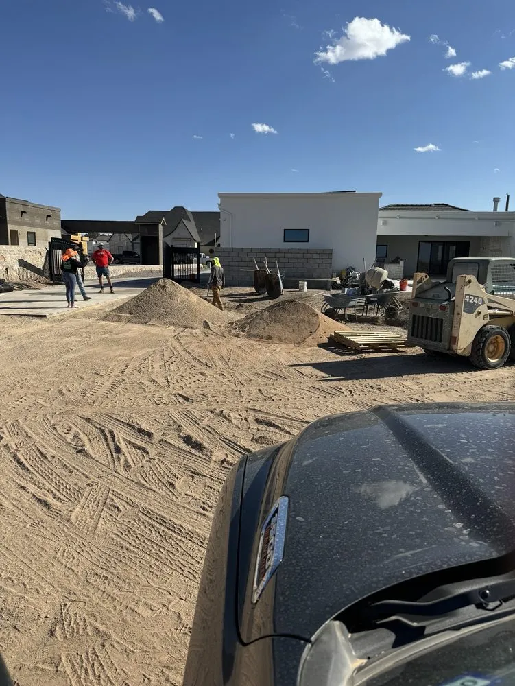 Expert garden landscaping in El Paso, TX by Ramirez Landscape & Maintenance