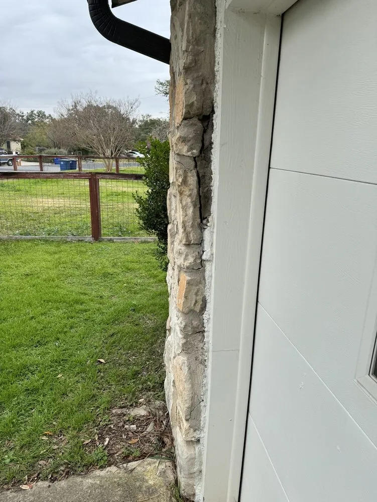 Top-rated yard maintenance for beautiful yards in Buda, TX by Ramirez Landscaping & More