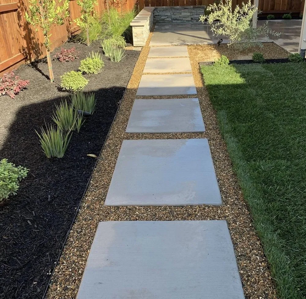 Professional lawn care service experts serving Arlington Heights, IL - Ramirez Landscaping