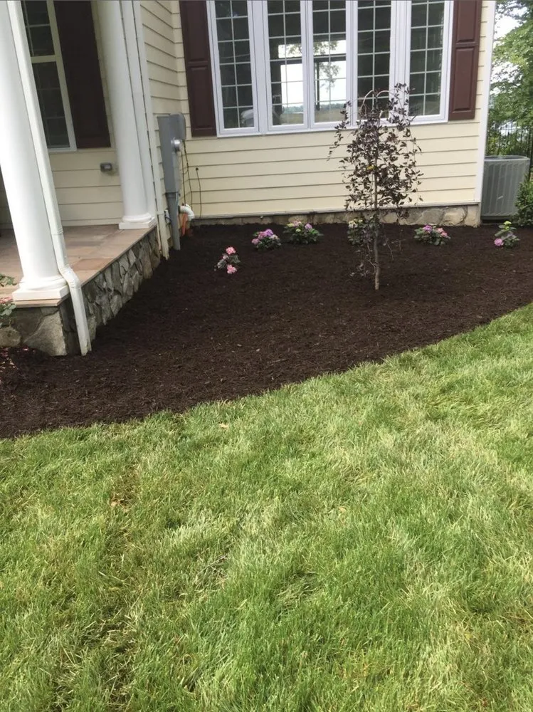Custom landscape design in Woodbridge, VA - Ramirez Landscaping Services