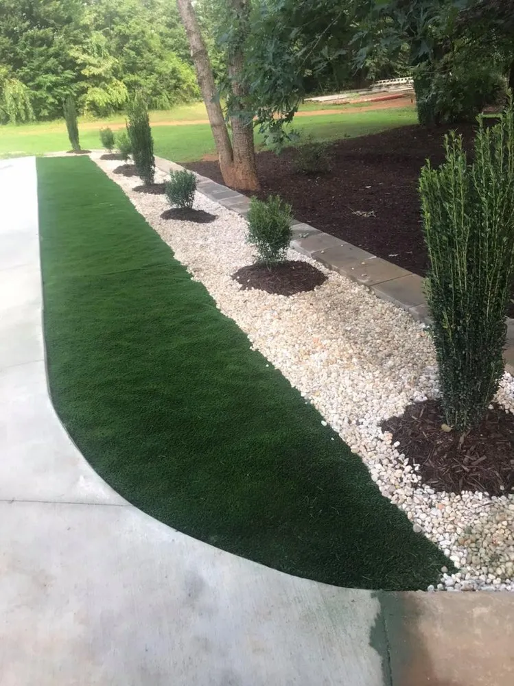 Top-rated yard cleanup service experts serving Hendersonville, NC - Ramirez Lawn & Landscaping