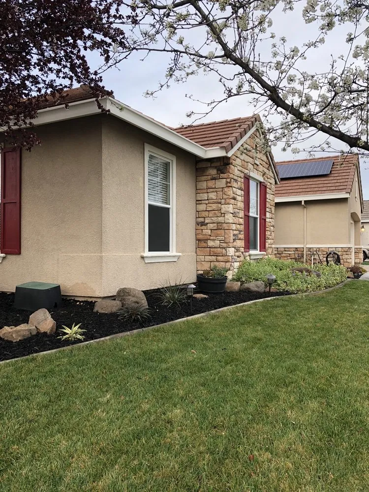 Local garden landscaping in Lincoln, CA by Ramirez Lawns
