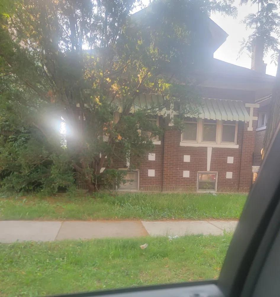 Custom residential landscaping for homes across Elmwood Park, IL - Ramirez Mowing & Garden