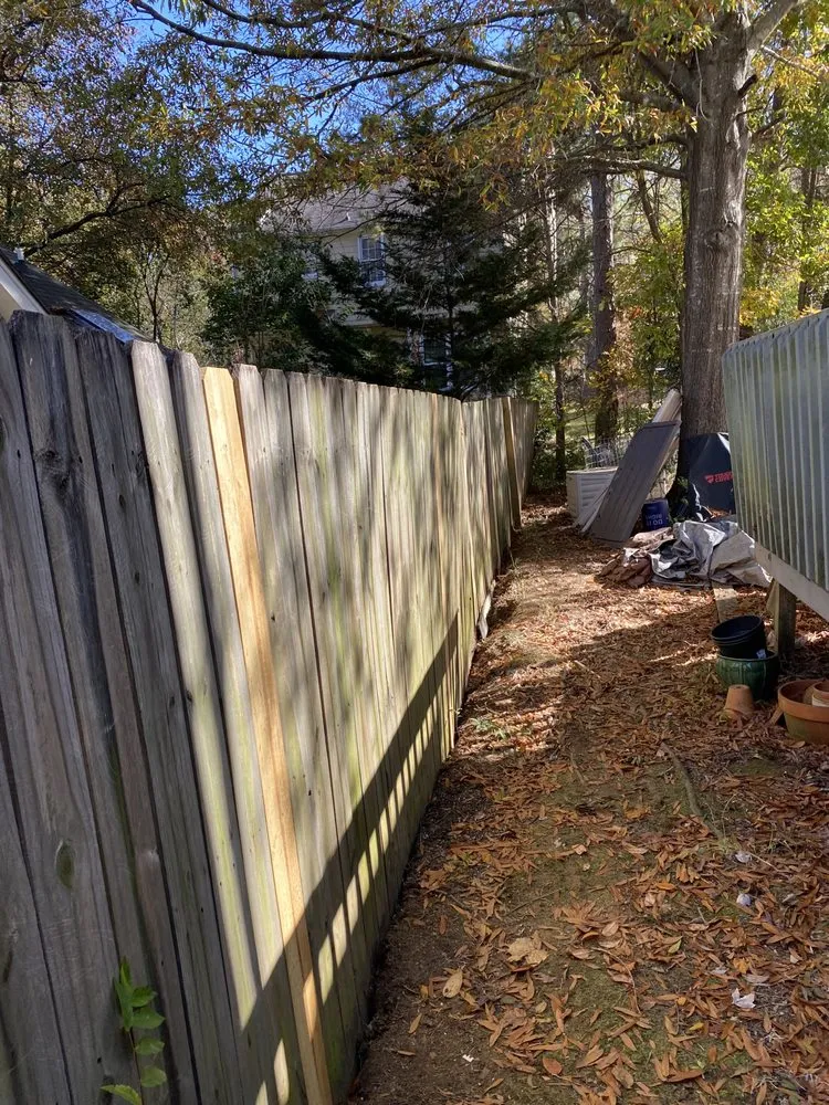 Top-rated yard cleanup service in Matthews, NC - Ramirez Residential Work