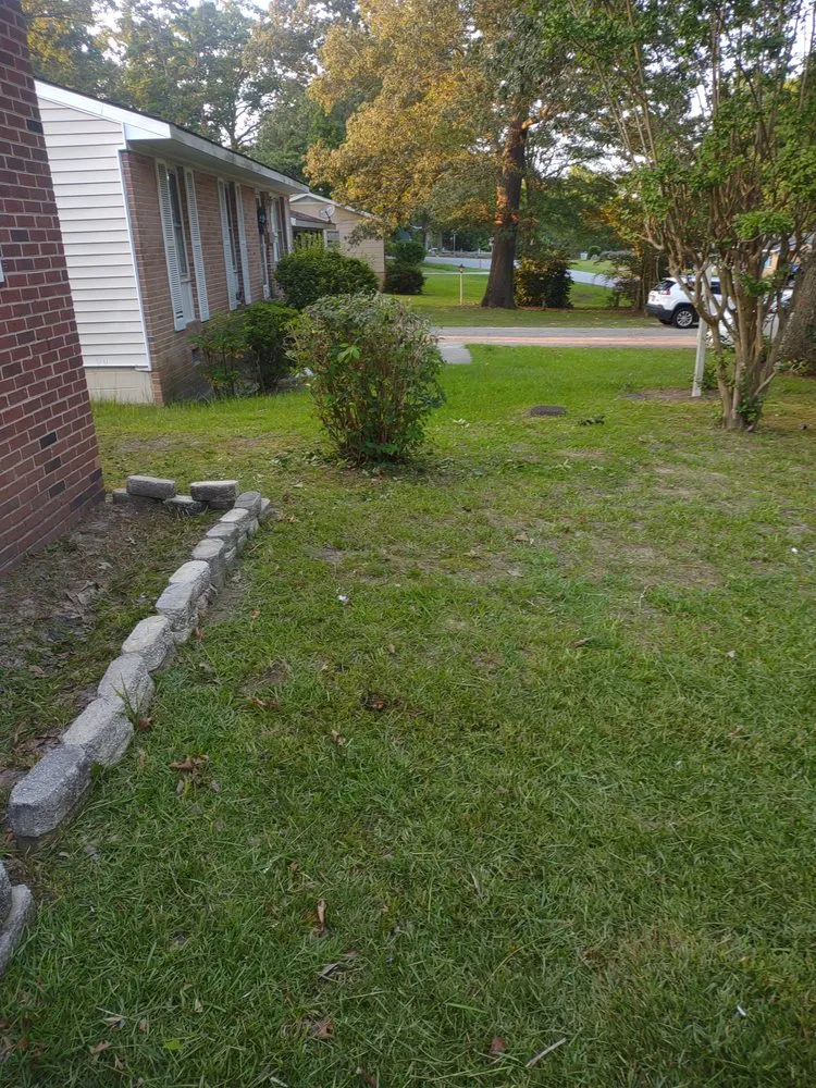 Custom lawn mowing service in Roanoke Rapids, NC by Ramirez