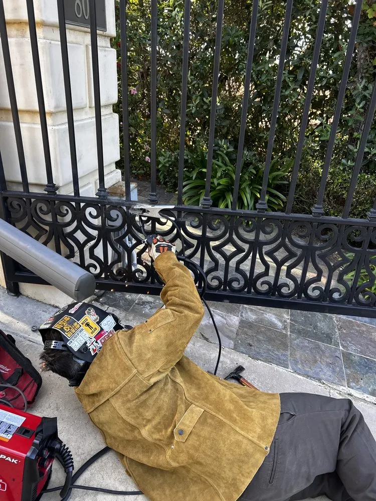 Professional yard maintenance in Los Angeles, CA by Ramirez Welding and Landscaping