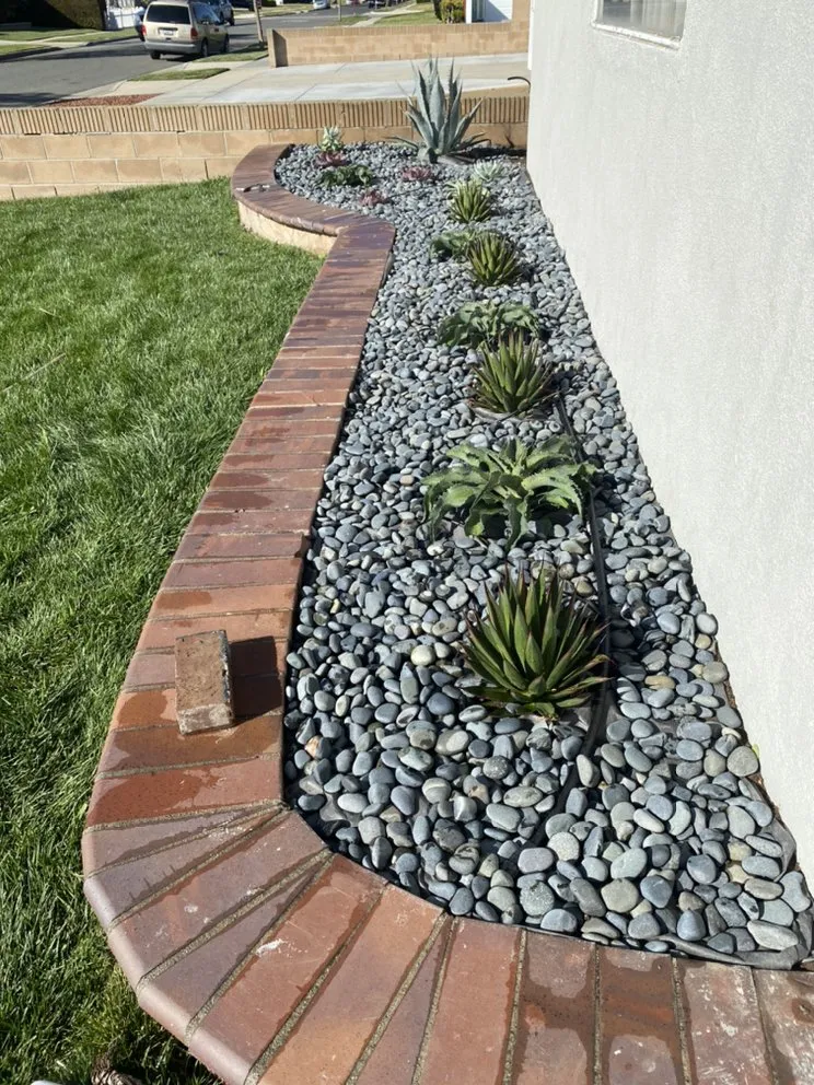 Reliable outdoor landscaping experts serving Los Angeles, CA - Ramiro Nunez Landscaping & Maintenance