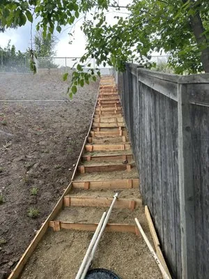 Ramiro’s tree service & landscaping Logo