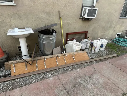 Ramiro's Tree Service Logo