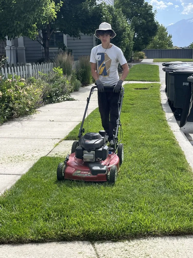 Trusted yard maintenance experts serving Salt Lake City, UT - Ramón Rojas