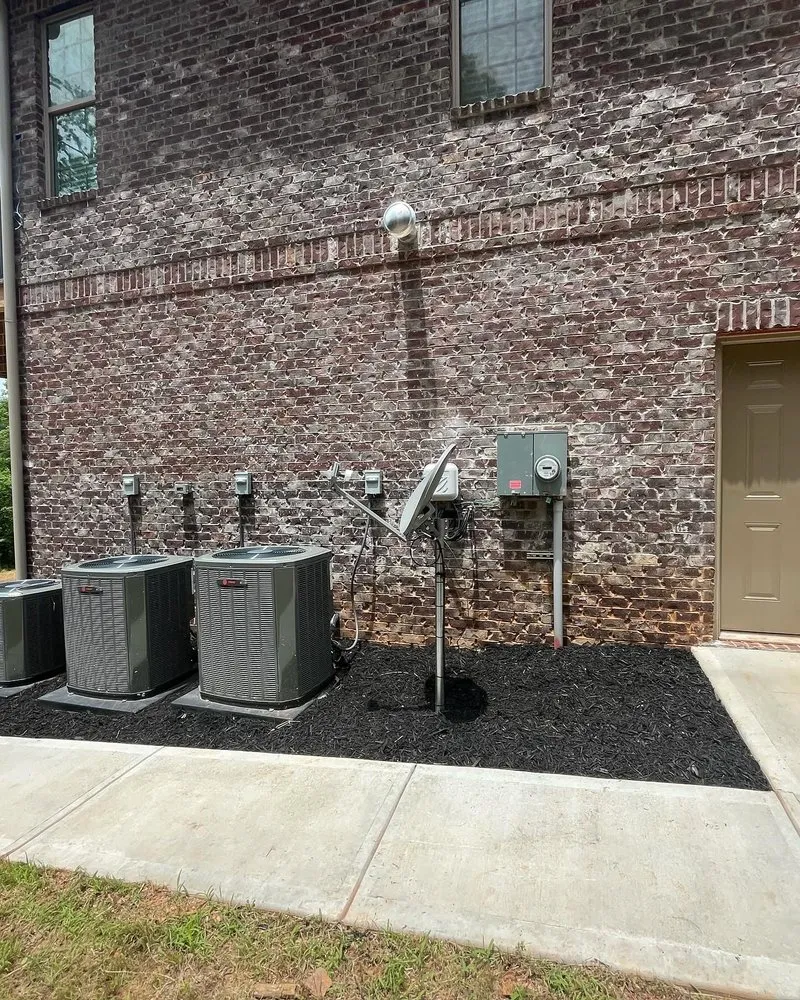 Top-rated lawn mowing service experts serving Marietta, GA - Ramon Lawn Maintenance