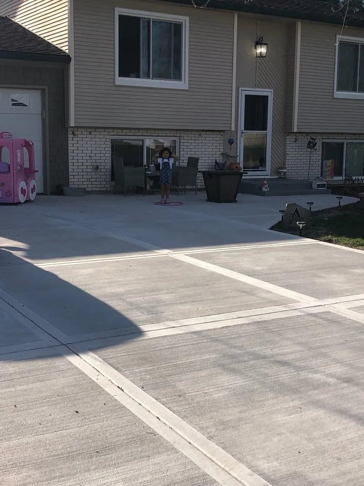 Custom lawn mowing service in Rockford, IL by Ramos & Sons Landscaping